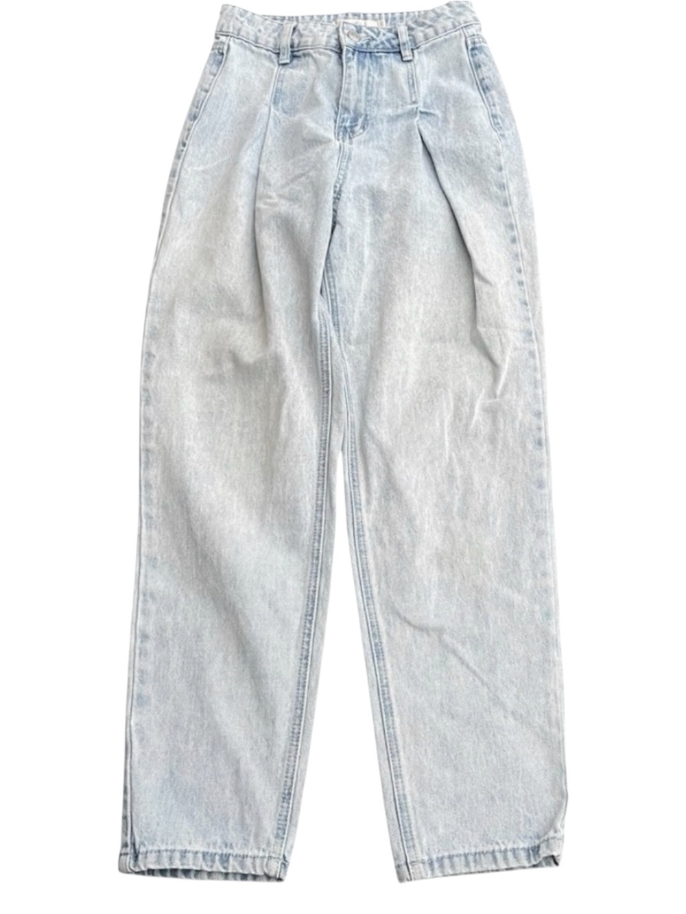 TWIK Light Wash Coupe Old School High-Rise Pleated Ankle Mom Jeans (25x28)
